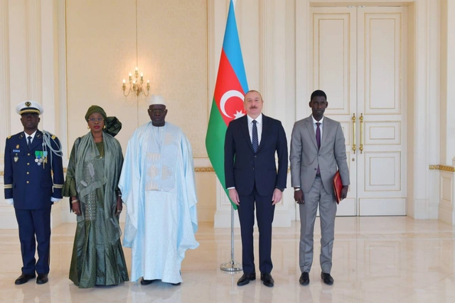 Ильхам Алиев принял верительные грамоты новоназначенного посла Сенегала в нашей стране - ОБНОВЛЕНО + ФОТО